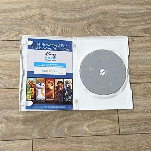 Disney TinkerBell A tinker bell Disney Fairies Movie DVD & The Aristocats DVD - Picture 5 of 15